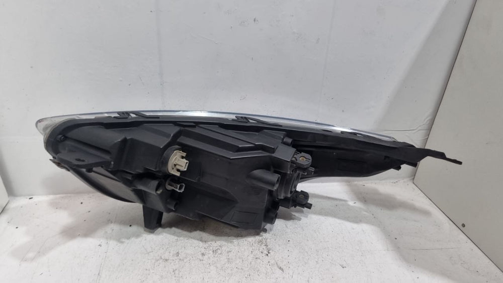 Farol lado direito máscara negra Ford ka 2018 a 2022