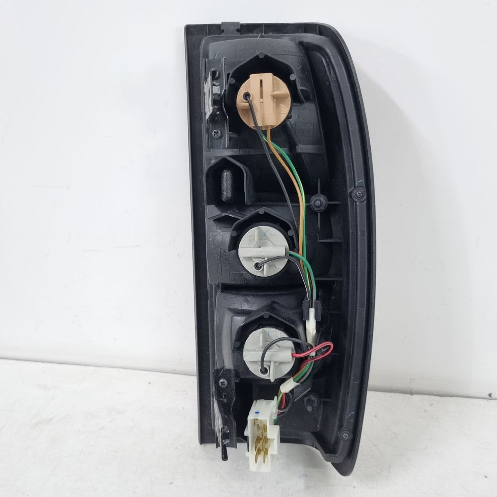 Lanterna Tras Esq Nissan Frontier 2003/2007