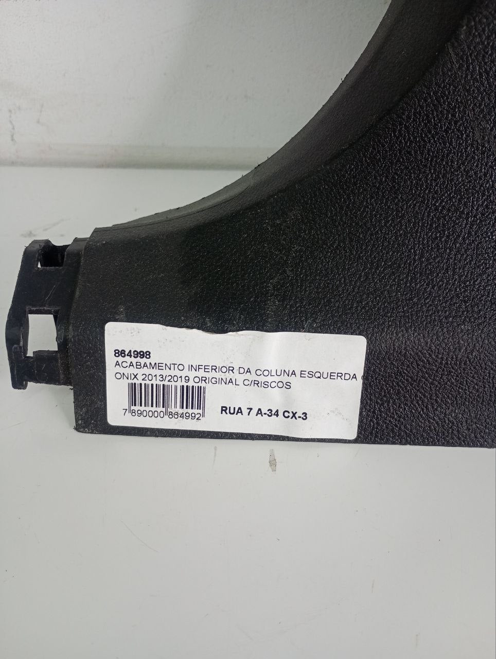 Acabamento Inf Coluna Esq Chevrolet Onix 2013/2019 -