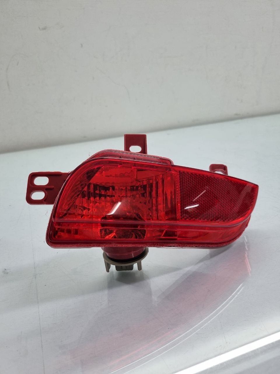 Luz de neblina lado direito do pchoque traseiro peugeot 207 hatch 2008 a 2012