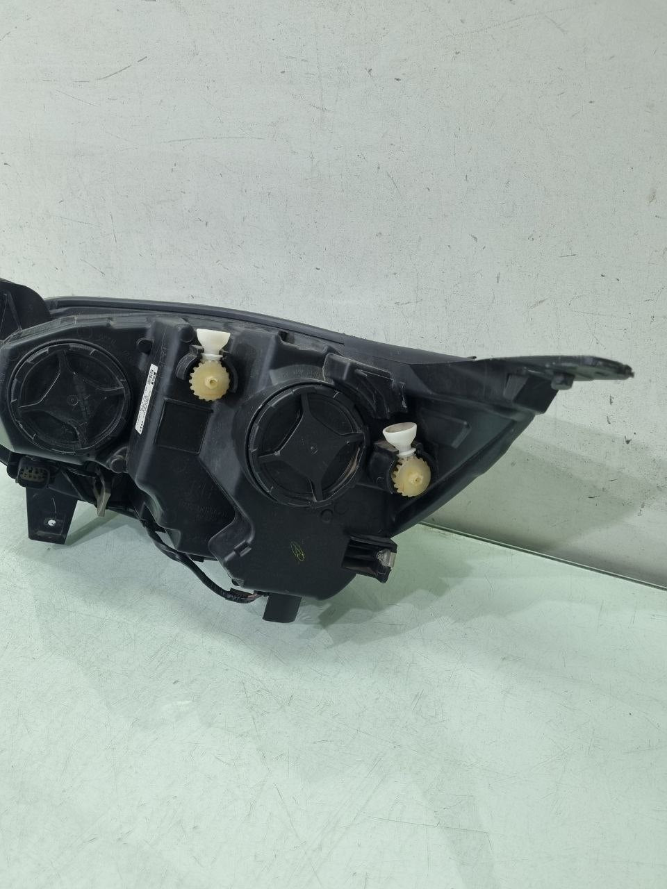 Farol Dianteiro Direito Chevrolet Onix Turbo 2020/2024 Usado