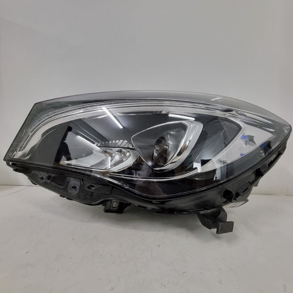 Farol Diant Esq Mercedes-Benz Classe CLA 2014/2018