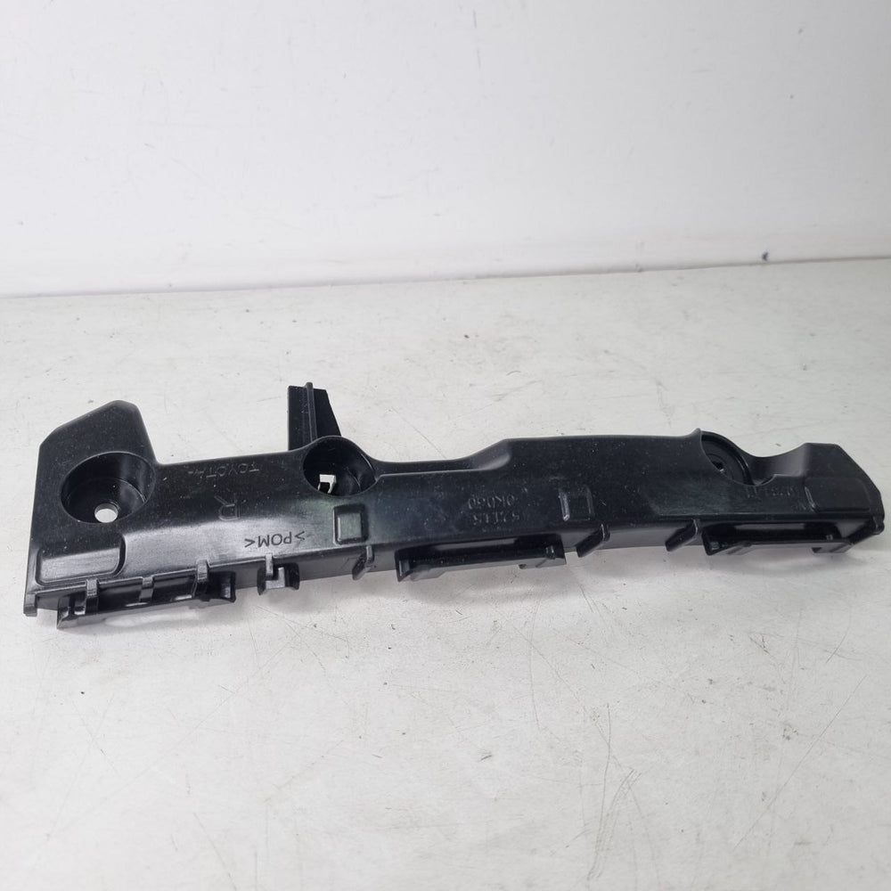 Suporte Para-choque Diant Dir Toyota Hilux 2012/2015