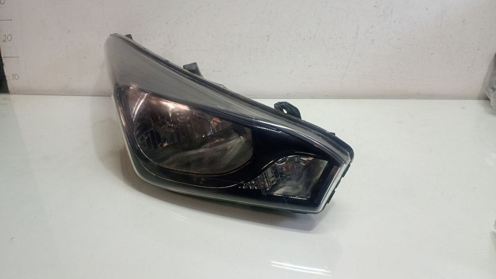 Farol lado direito máscara negra hb20 2013 a 2019