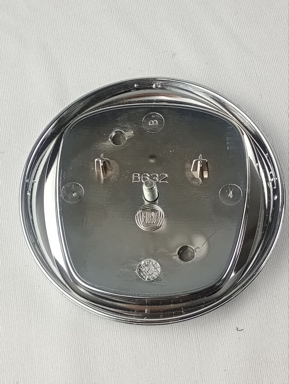 Emblema Dianteiro/Traseiro Fiat Palio Uno Punto Grand Siena Linea Idea Strada Bravo Mobi Novo