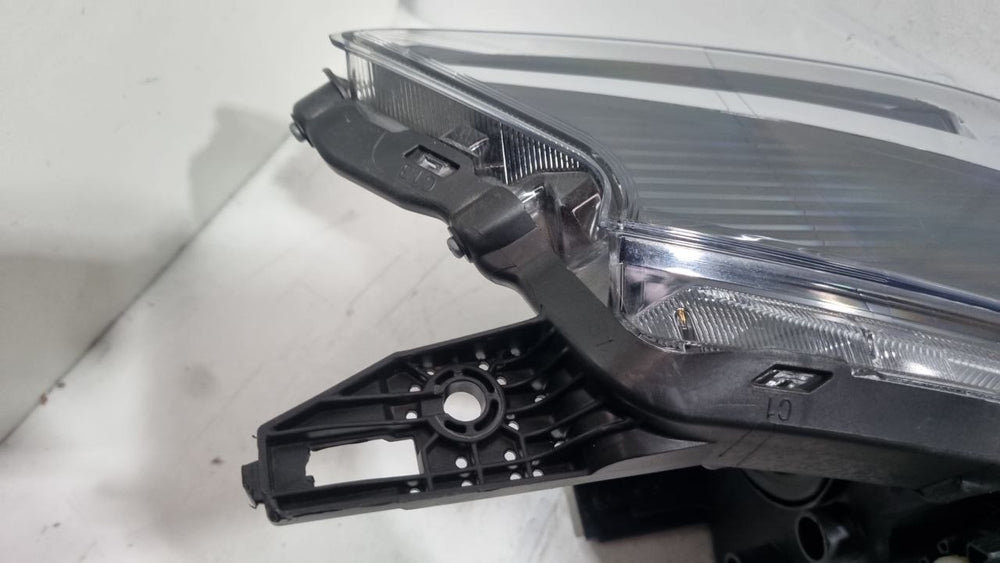 Farol Diant Esq Nissan Kicks 2022/2024