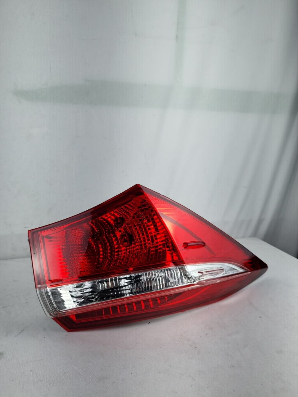lanterna traseira esquerda (lateral/canto) para o Toyota