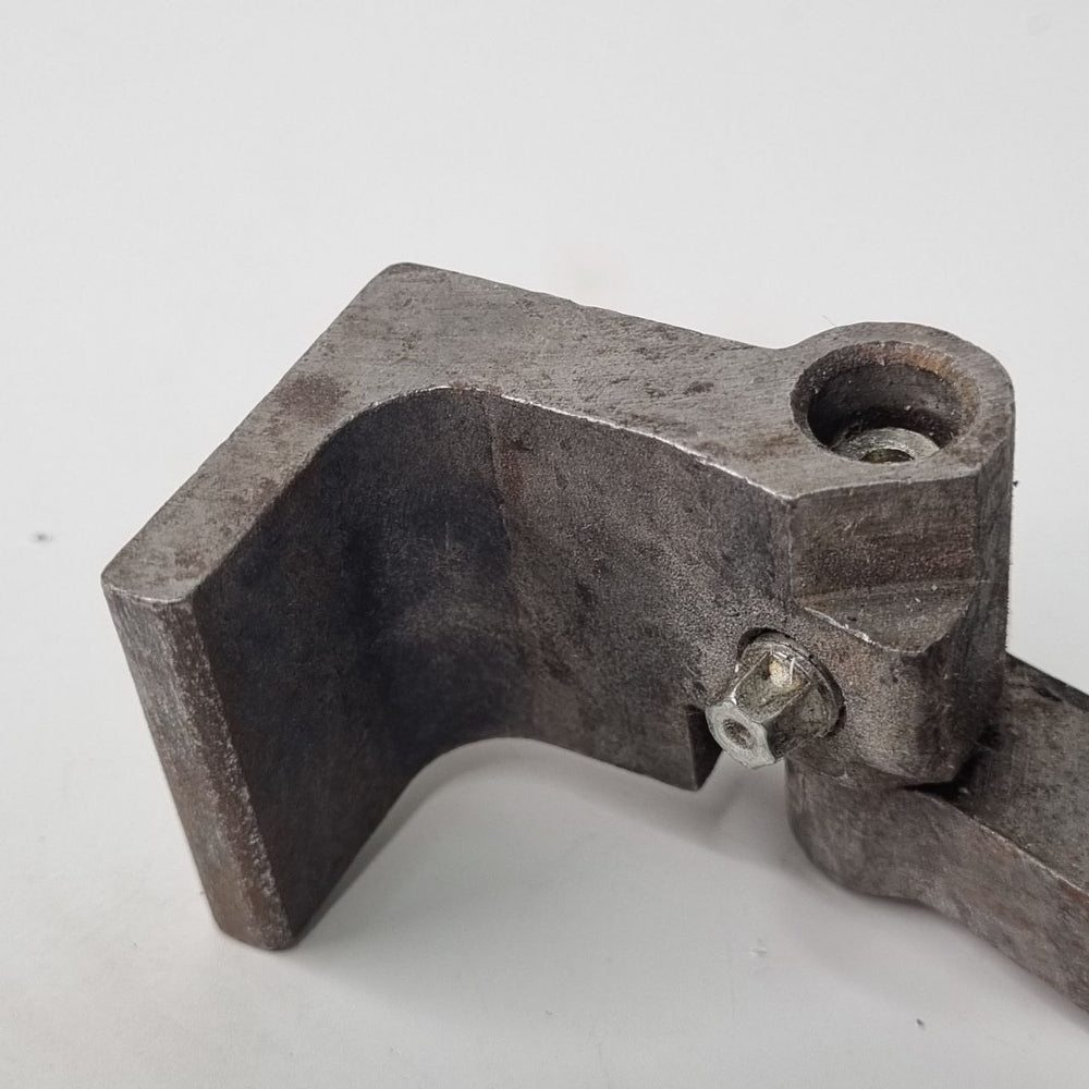 Dobradiça Porta Traseira Esquerda VW Gol 1993/2012 Usada