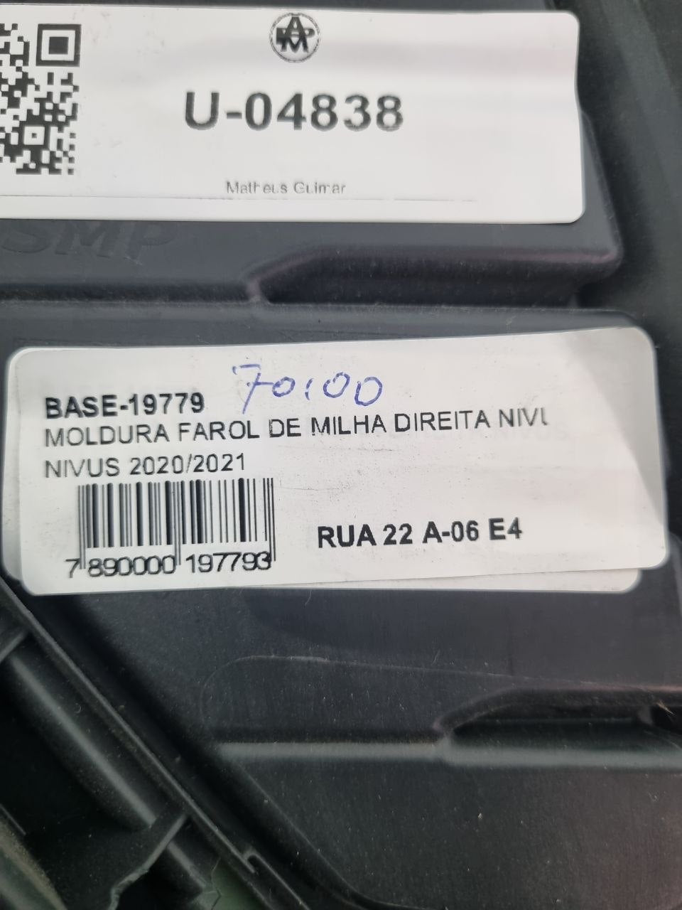 Moldura Farol de Milha Direita VW Nivus 2020/2021 Usado