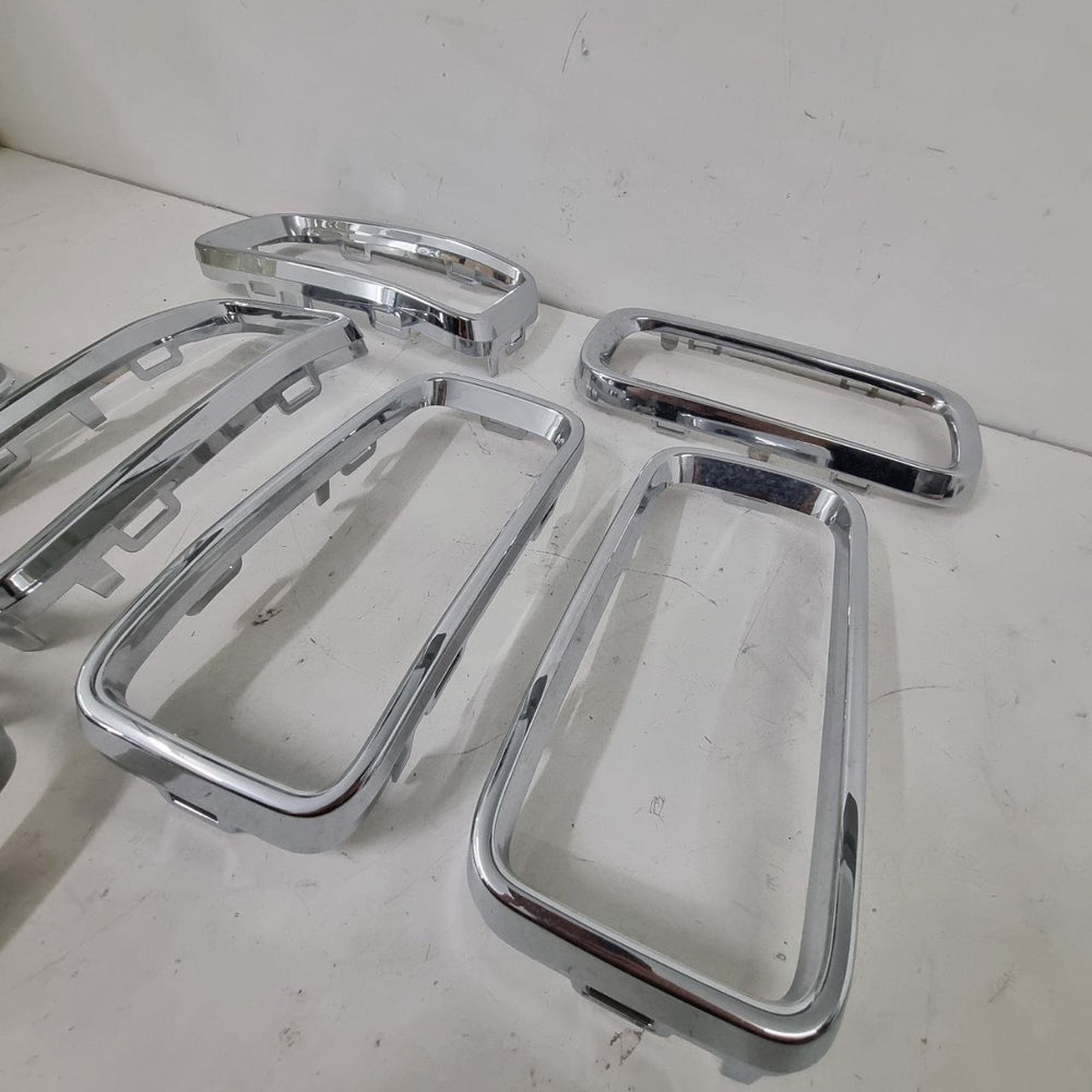Kit Moldura Grade Diant Jeep Renegade 2015/2021