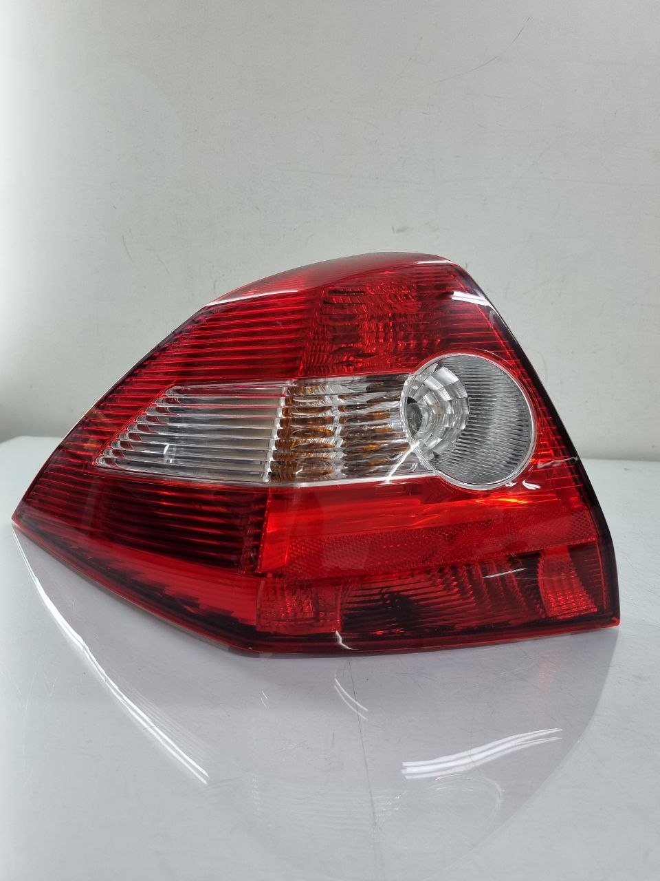 Lanterna Tras Esq Renault Megane Sedan 2006/2009