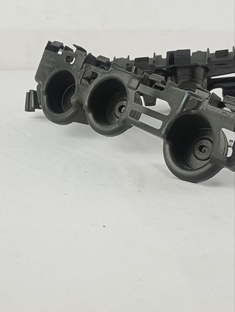Suporte Guia Para-choque Traseiro C/ Sensor Chevrolet Onix 2017/2019 Novo
