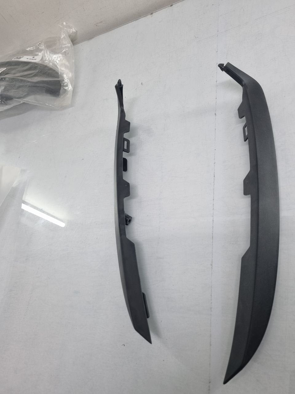 Moldura Inferior Farol Renault Sandero Logan 2015/2024 Nova