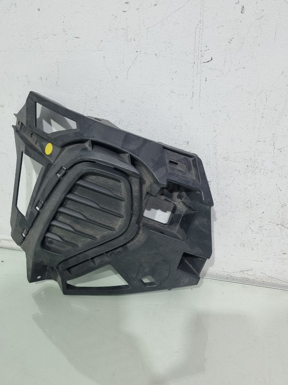 Moldura Farol de Milha Direita VW Nivus 2020/2021 Usado