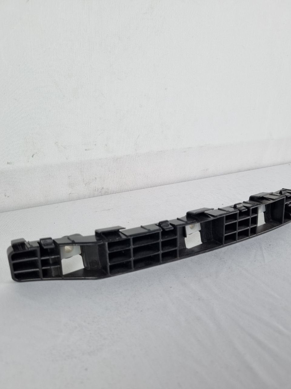 Guia Parachoque Traseiro Esq Hyundai HB20 Hatch 2012/2019 Novo