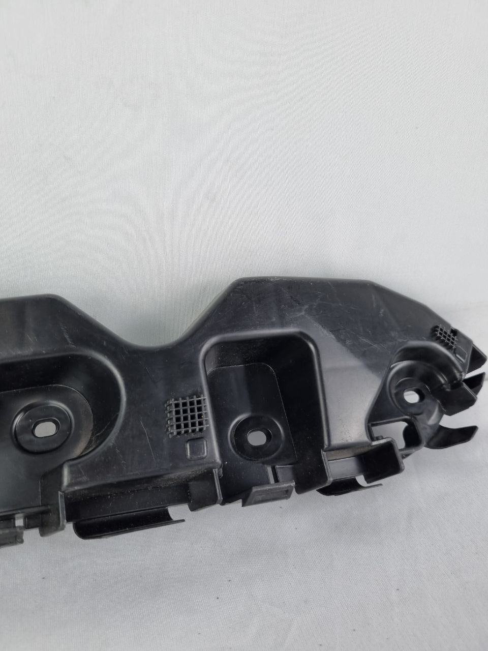 Suporte Guia Parachoque Dianteiro Direito Renault Duster 2012/2019 Novo