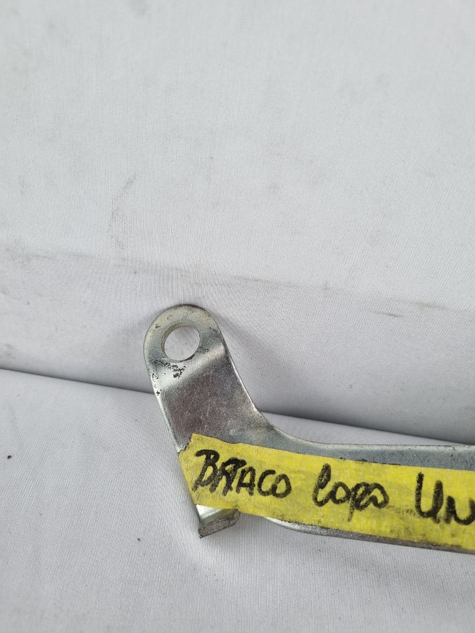 Braço do Capô Esquerdo Fiat Uno/Premio/Elba/Fiorino 1984/2013 Novo