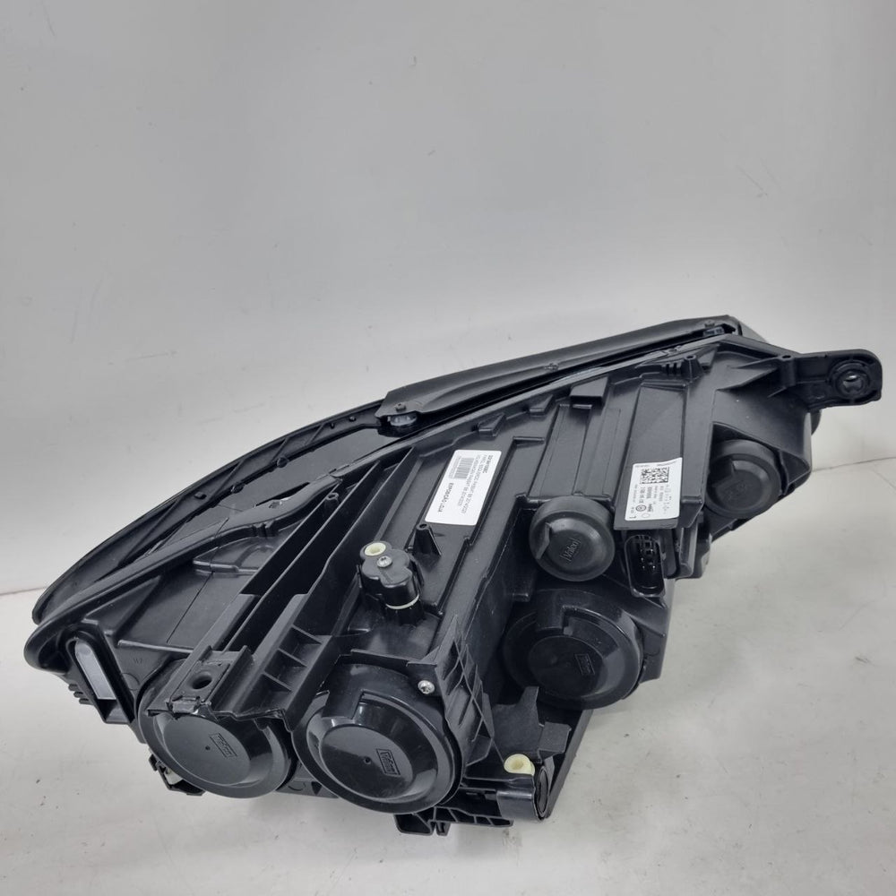 Farol Diant Esq Volkswagen Passat B8 2014/2023