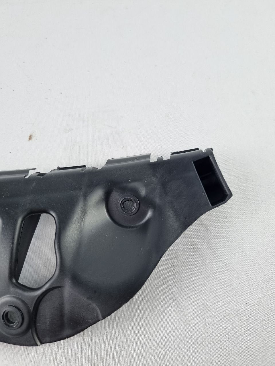 Suporte Para-choque Tras Dir Renault Sandero 2007/2014