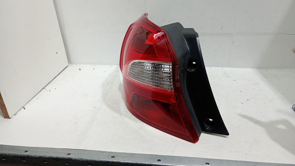 Lanterna Tras Esq Ford Ka 2019/2021