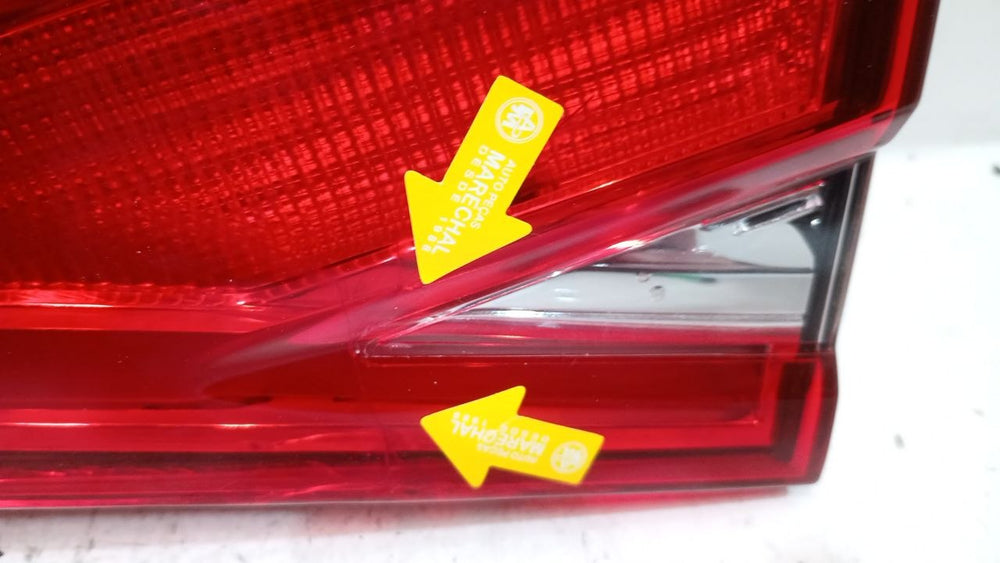 Lanterna Tampa Tras Dir Renault Sandero 2019/2021