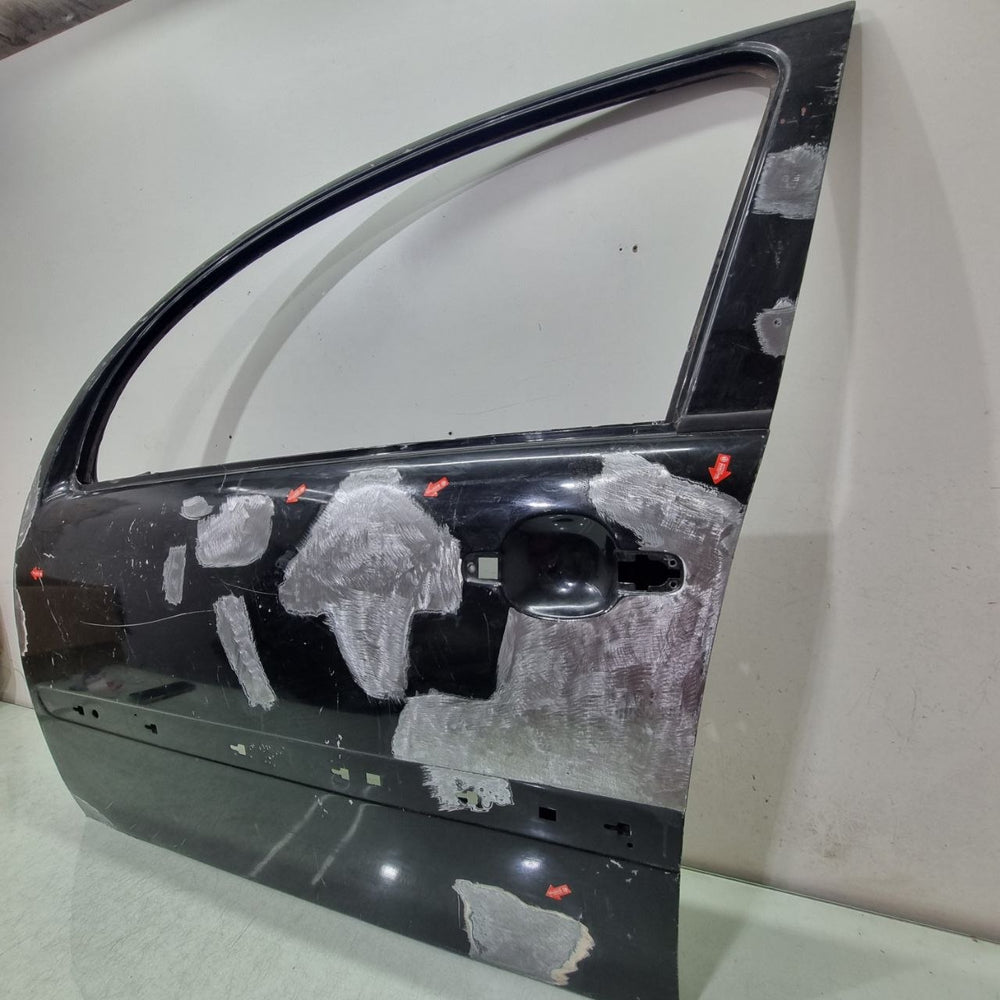 Porta Diant Dir VW Polo 2018/2023 Usada