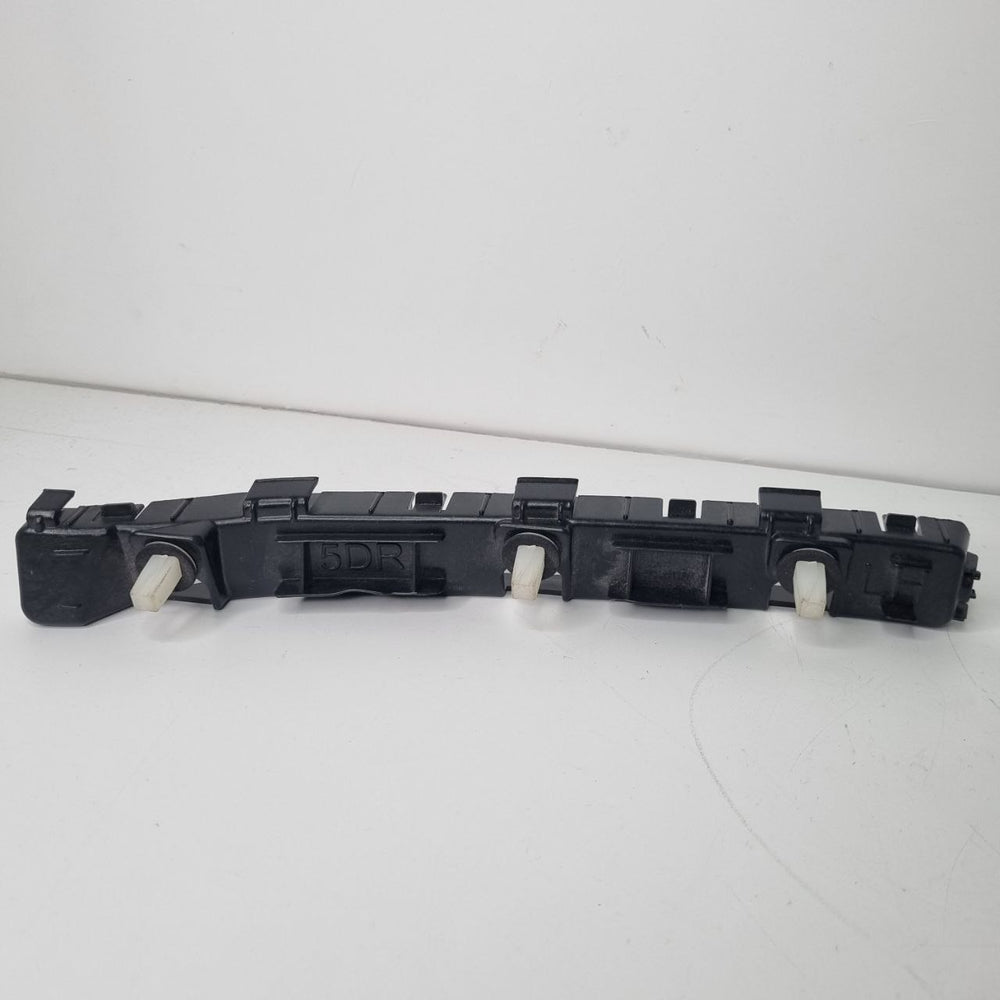 Guia Para-choque Traseiro Esquerdo Hyundai HB20 Hatch 2013/2019 Usado