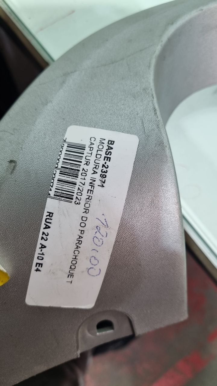 Moldura Inferior Parachoque Tras Renault Captur 2017/2023