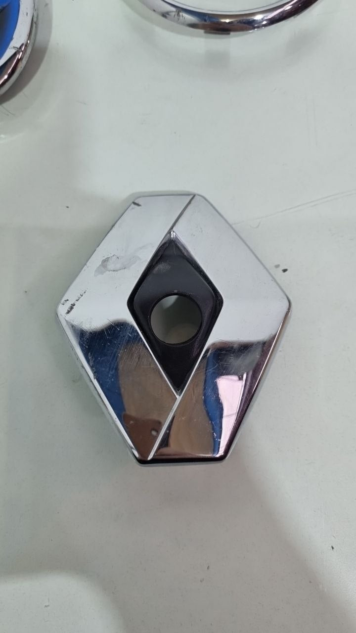 Emblema Tampa Tras Renault Kwid 2018/2025