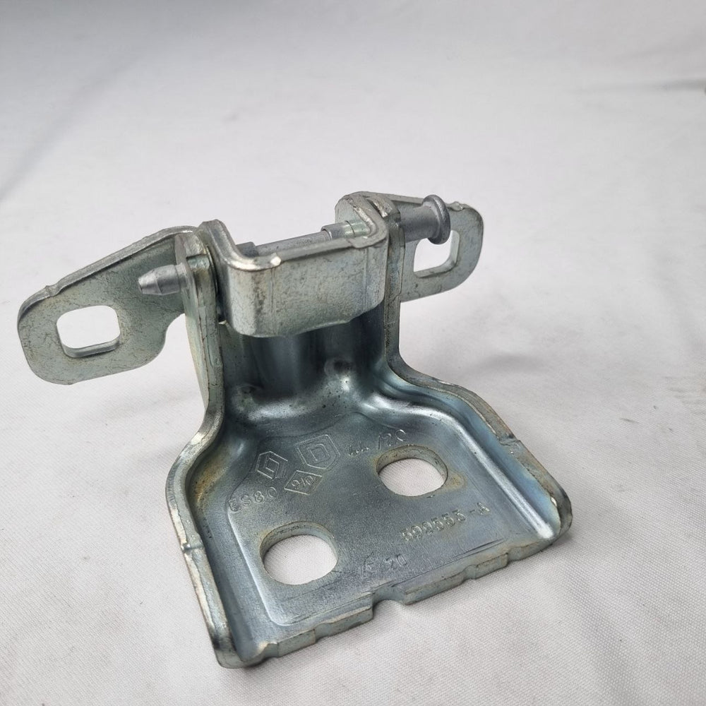 Dobradiça Inferior Porta Dianteira Direita Renault Logan 2010/2016 Usada