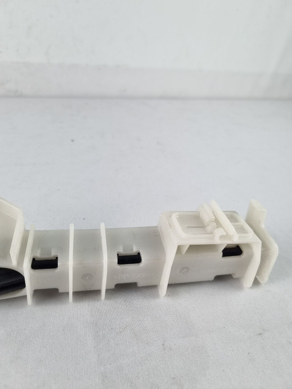 Guia Canaleta Vidro Porta Toyota Hilux SW4 2016/2021