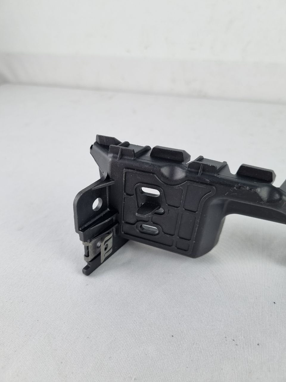 Suporte Guia Para-choque Diant Dir Chevrolet Celta 2007/2016