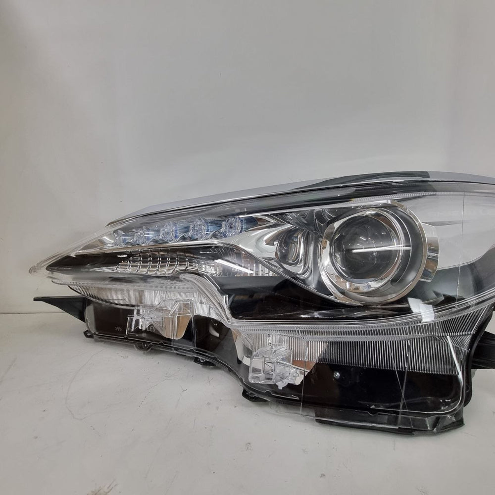 Farol Diant Esq Toyota Hilux SW4 2016/