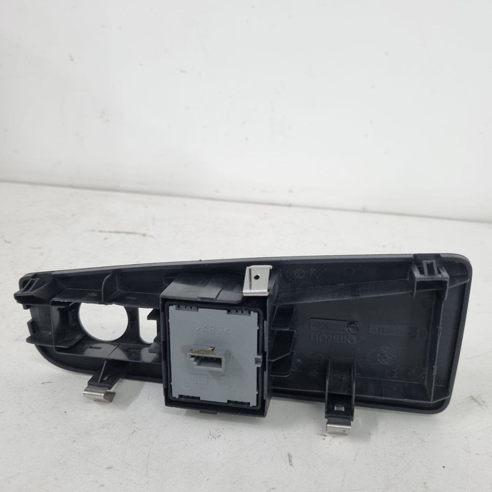 Moldura Interruptor Vidro Diant Fiat Punto Linea 2007/2012