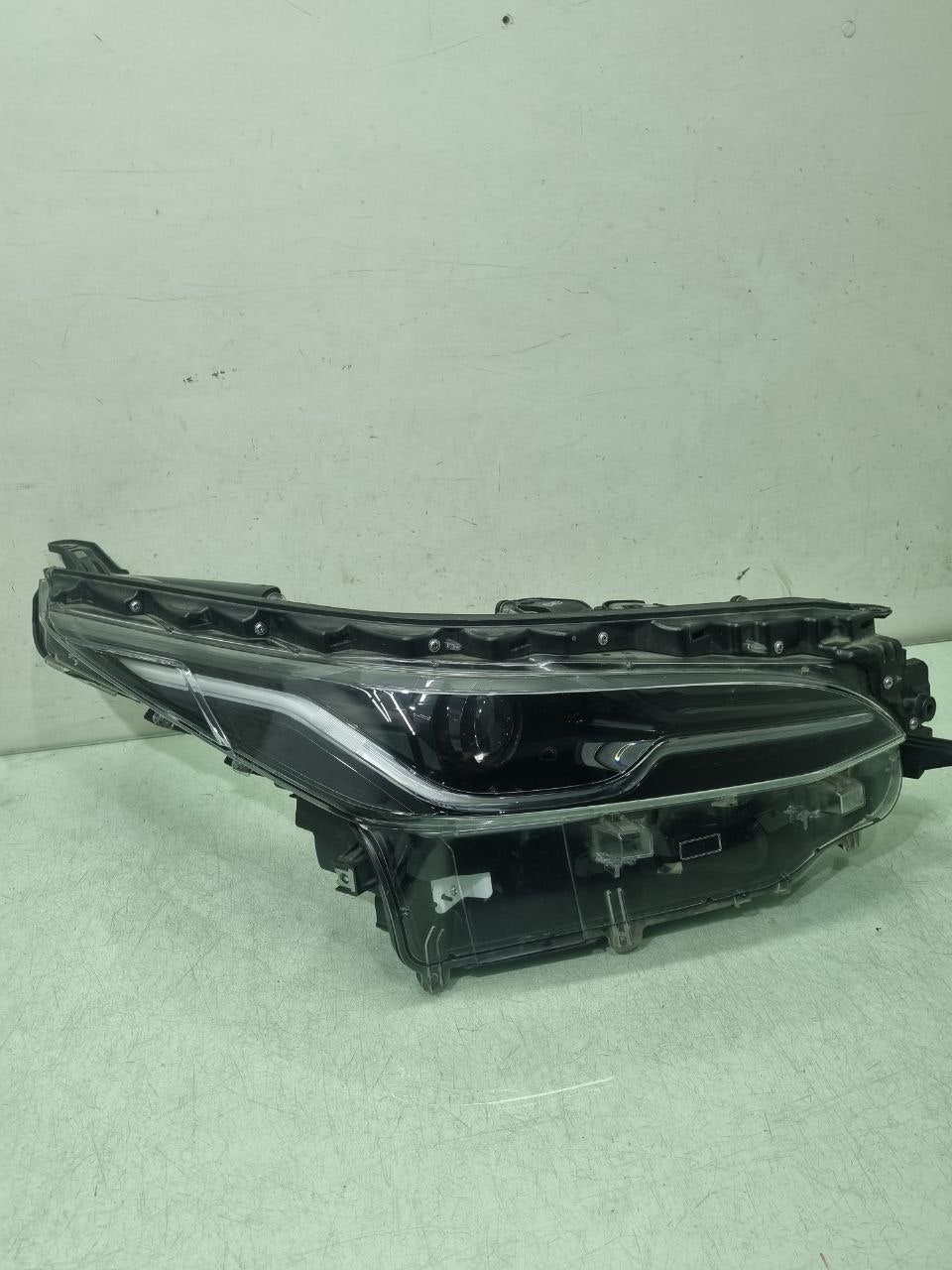Farol Dianteiro Direito Toyota Hilux SW4 2021/2024 Usado