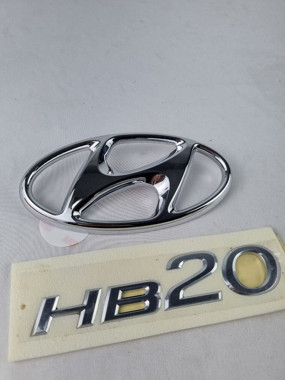 Emblema Tampa Tras Hyundai HB20 Hatch 2020/2022
