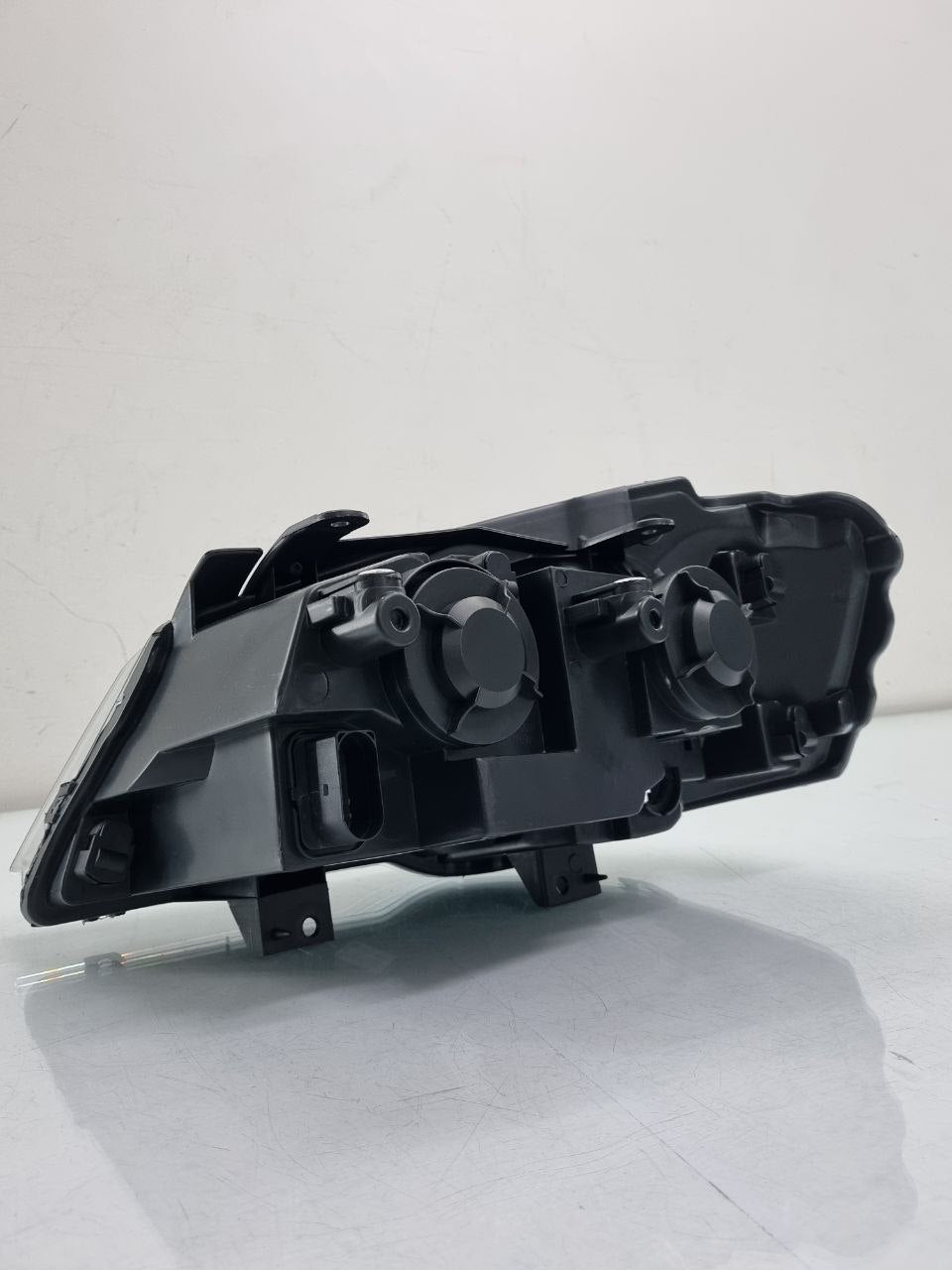 Farol Direito Golf 2008/2013 Cromado