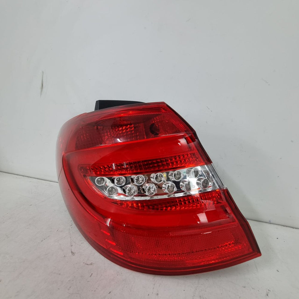 Lanterna Tras Esq Mercedes-Benz Classe B 2012/2018