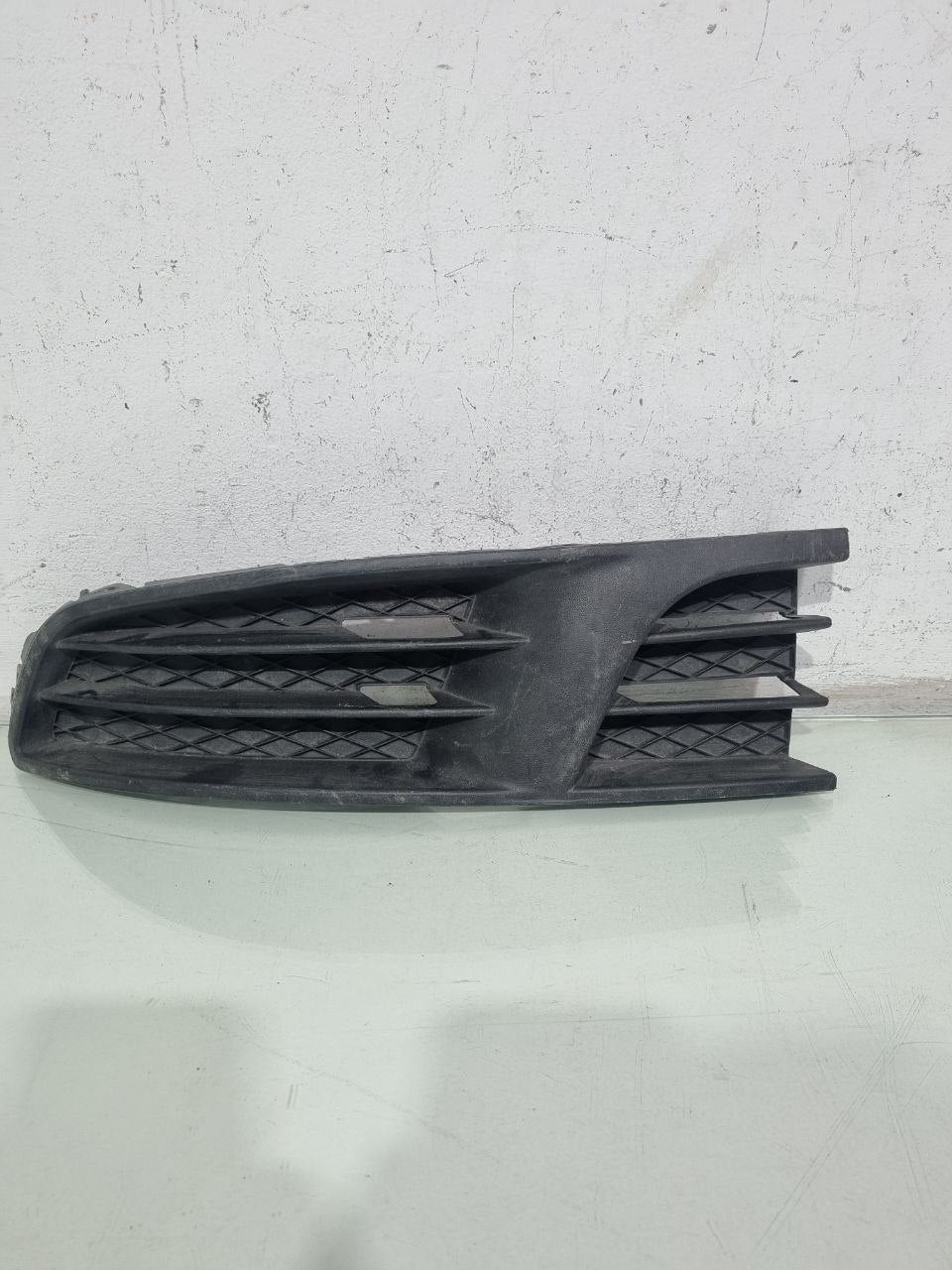 Moldura Farol de Milha Esquerda VW Polo 2012/2015 Usado