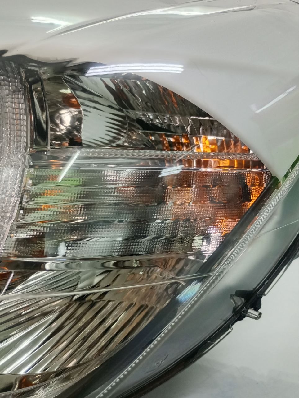 Farol esquerdo X1 2012
X1 2012/2015 BI XENON C/LED ORIGINAL