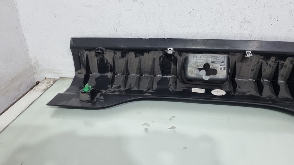 Acabamento Soleira Porta Malas Chevrolet Onix 2020/2024