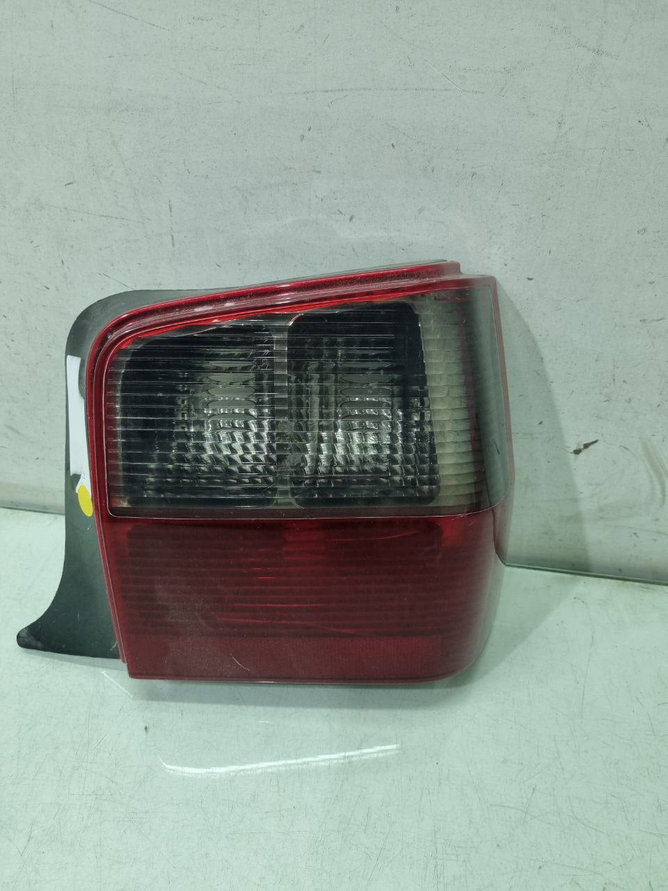 Lanterna Traseira Direita VW Gol/Parati 1999/2012 Fumê Usado