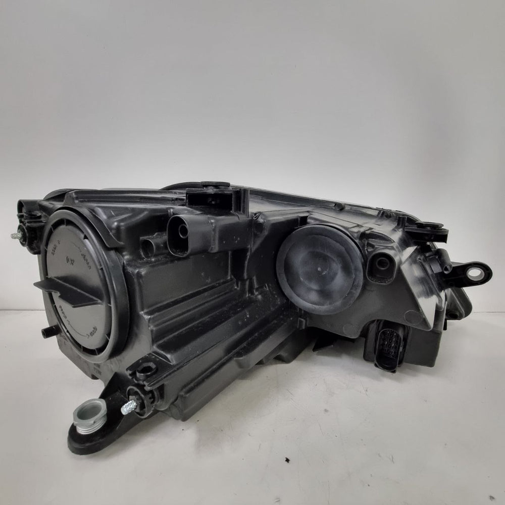 Farol lado esq sem léd jetta 2012 a 2016 novo