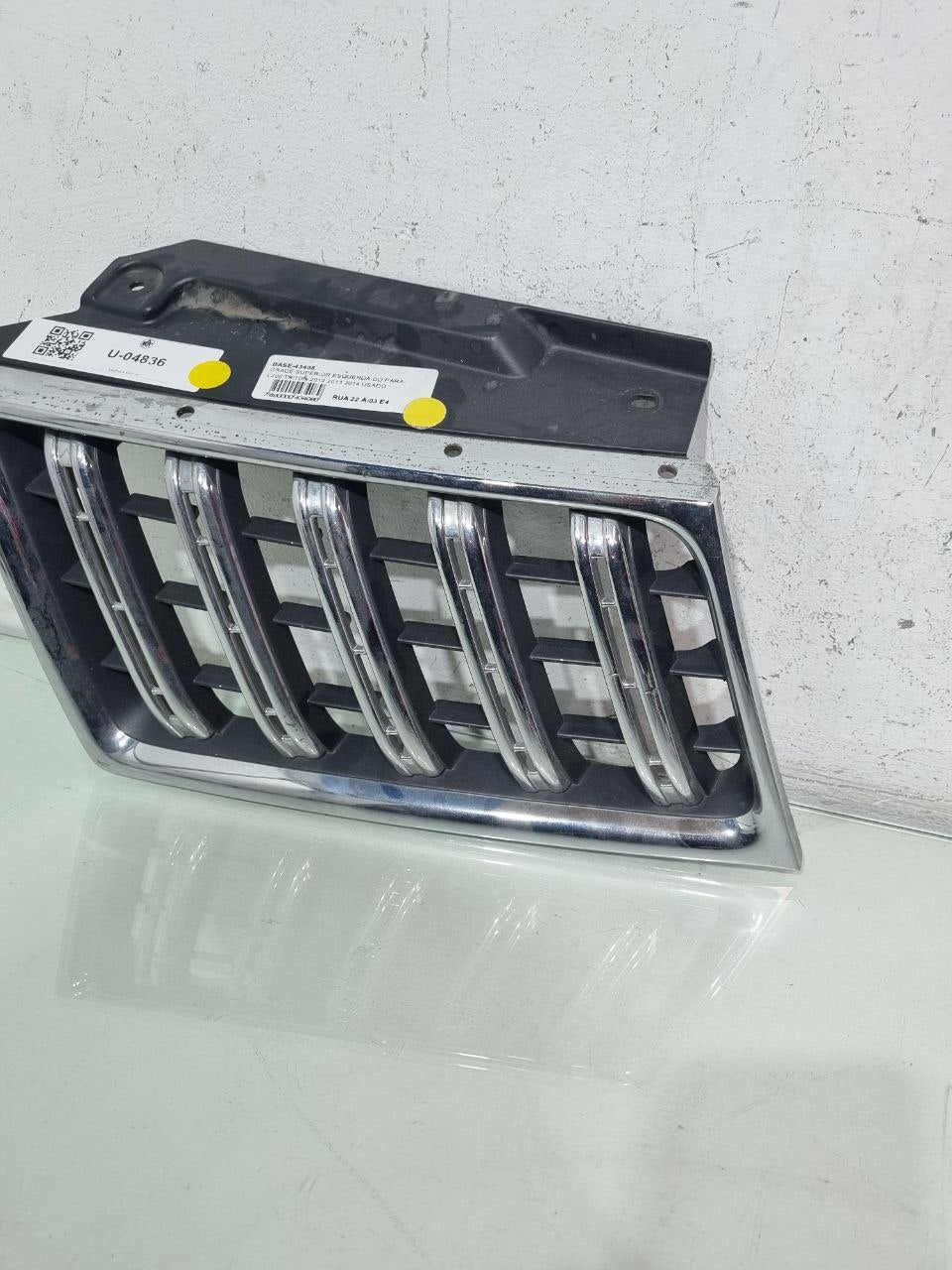Grade Superior Esquerda Parachoque Mitsubishi L200 Triton 2012/2014 Usado