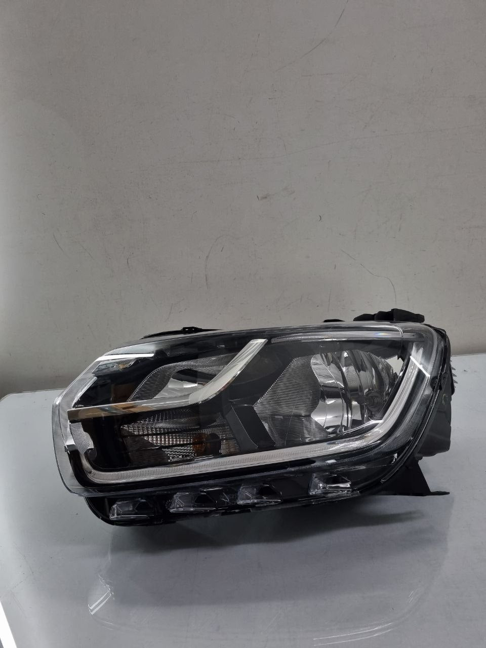 Farol Esquerdo Duster 2020/2022 Masc Negra C/Led