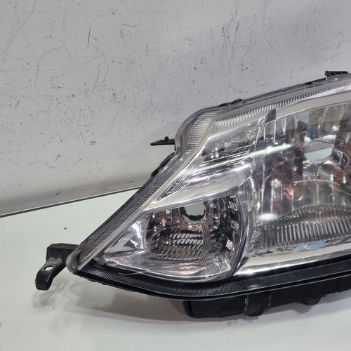 Farol Do Lado Esquerdo Toyota Etios Modelos 2013/2019 Esquerdo/motorista