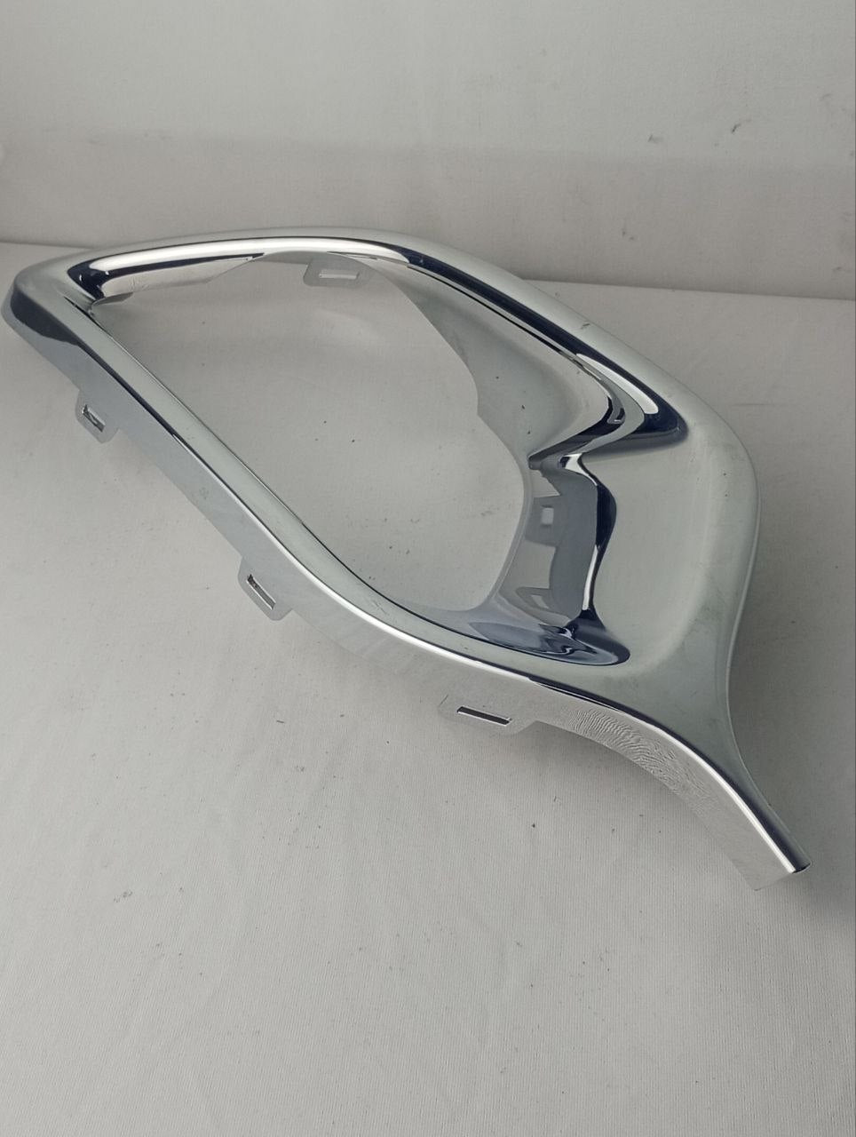 Moldura Farol Direita Renault Logan 2014/2018 Nova