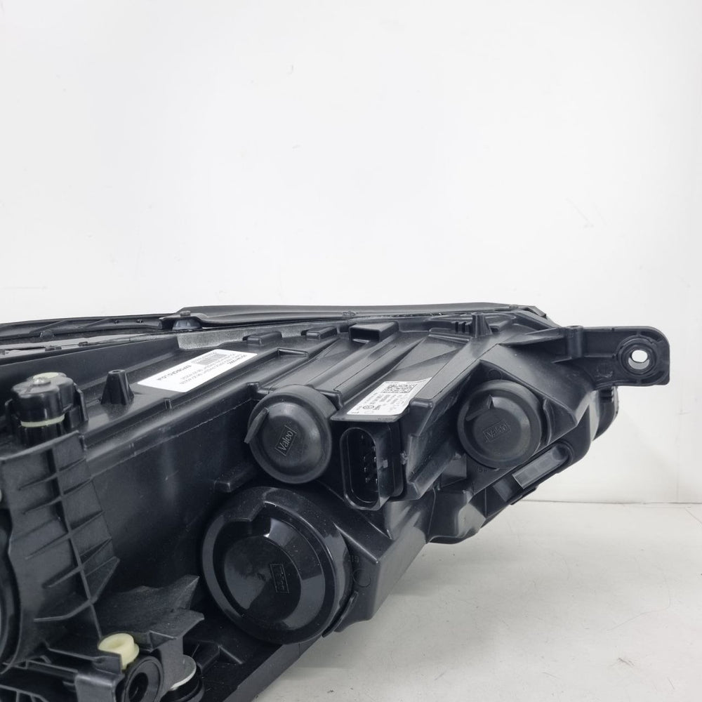 Farol Diant Esq Volkswagen Passat B8 2014/2023