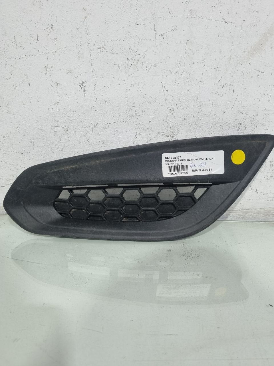 Moldura Farol de Milha Esquerda Volvo S60 2011/2013 Usado