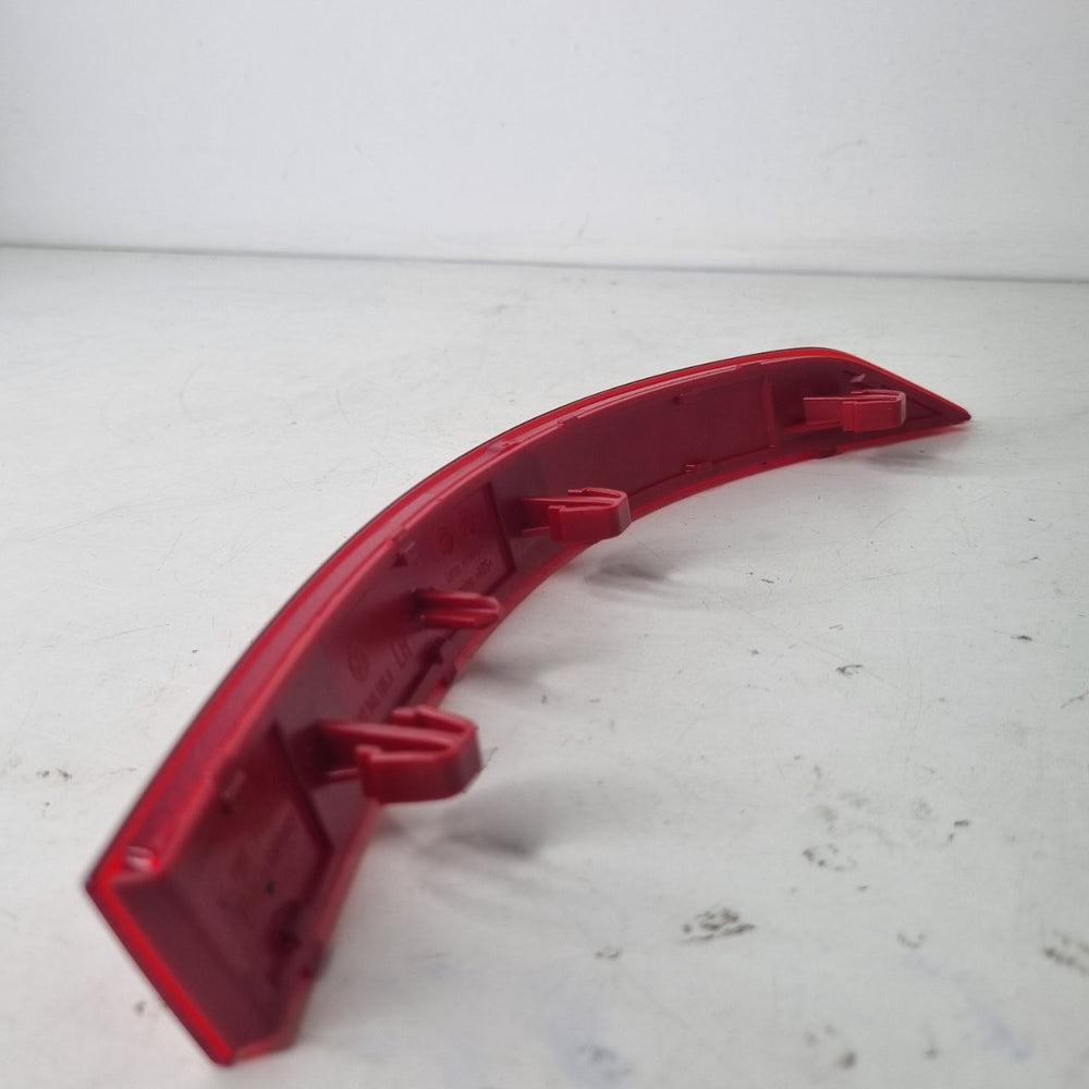 Refletor Parachoque Tras Esq Volkswagen Saveiro 2018/2023